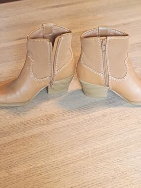 Women's Tan Ankle Boots with Side Zipper